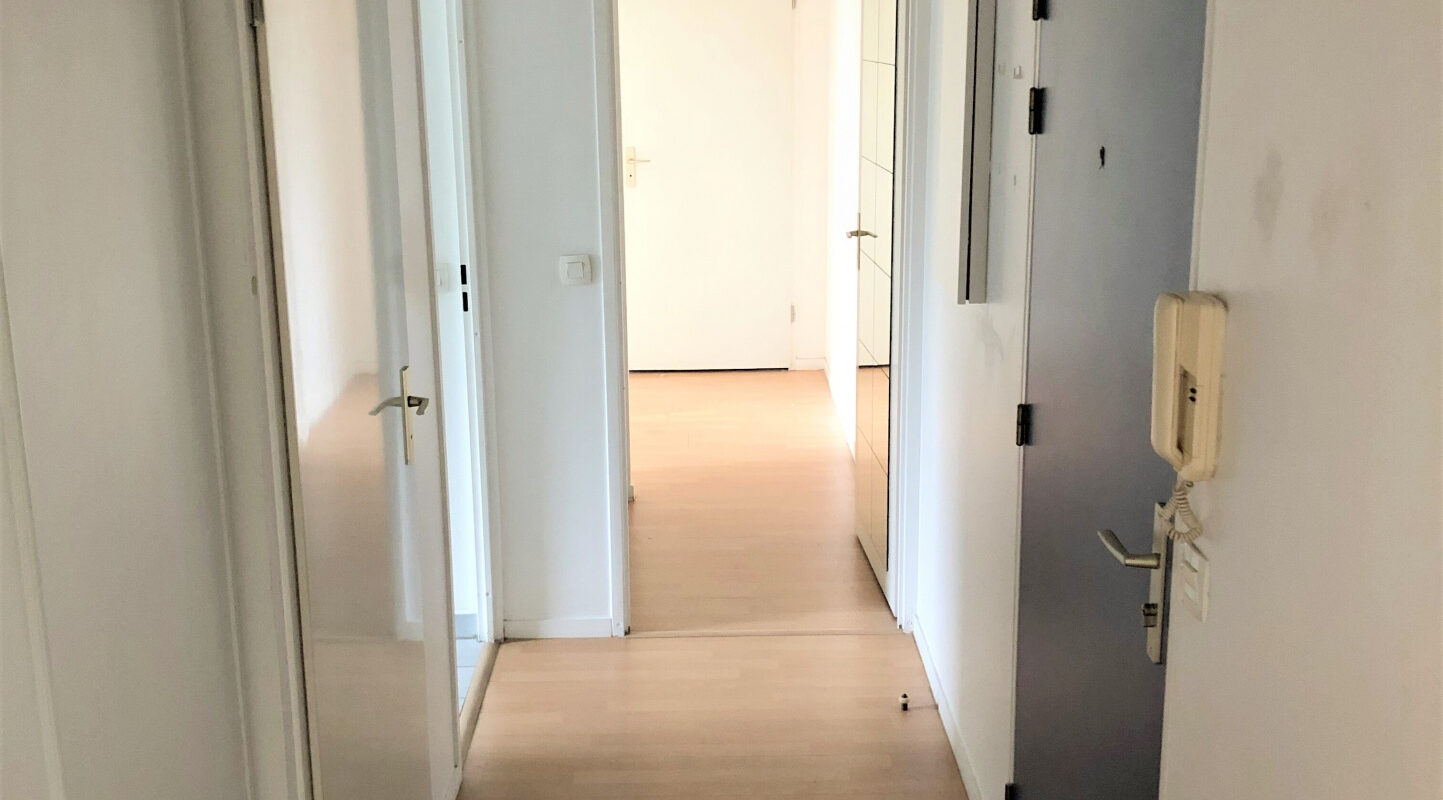 SOUS OFFRE. CENTRE APPARTEMENT 3 PIÈCES 69 m2 AVEC PARKING SOUS SOL