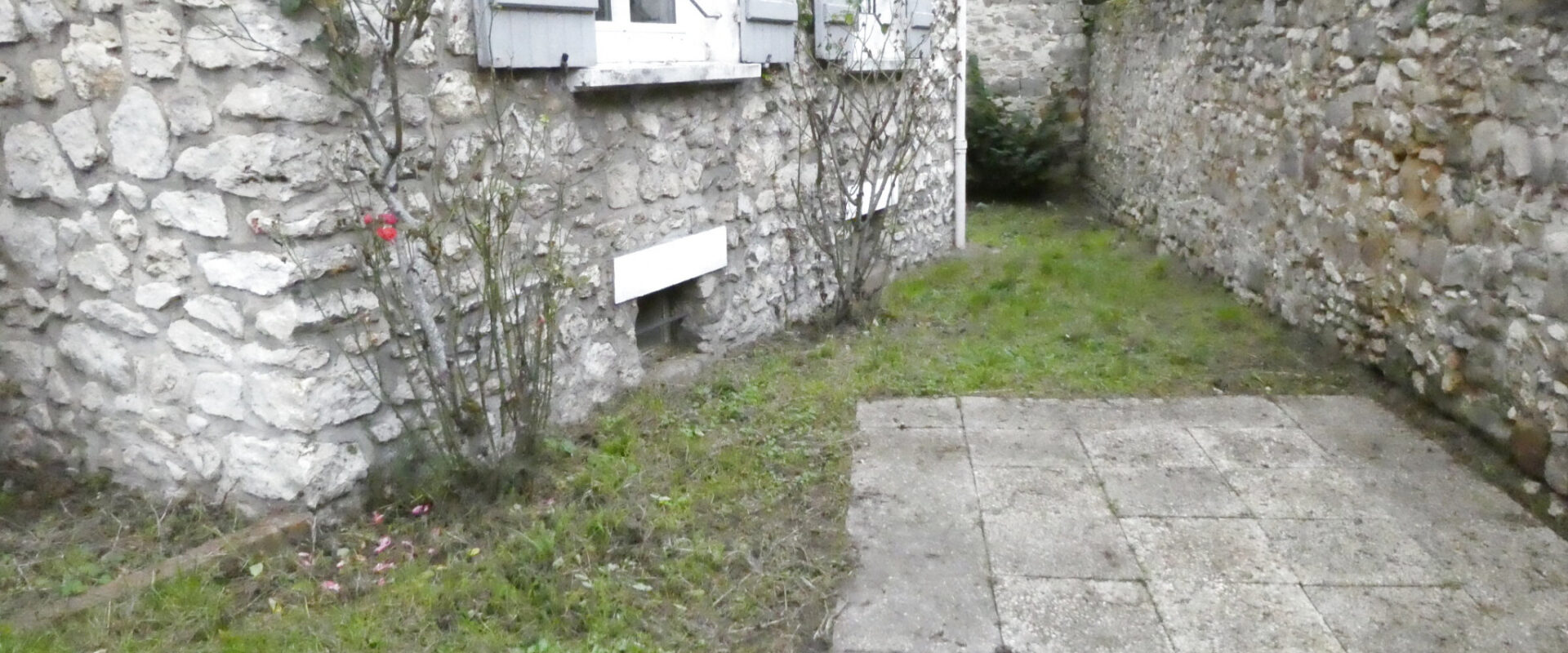 APPARTEMENT 2 PIÈCES 43 m2 avec jardin