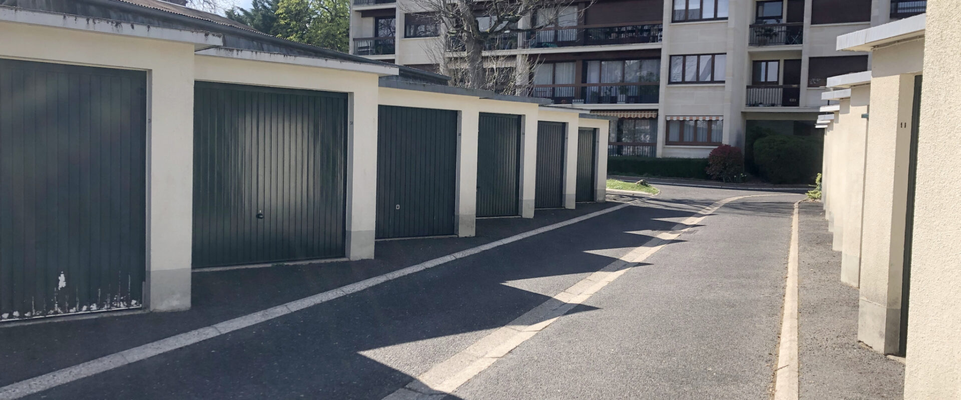Joli appartement avec balcon au 1er étage.