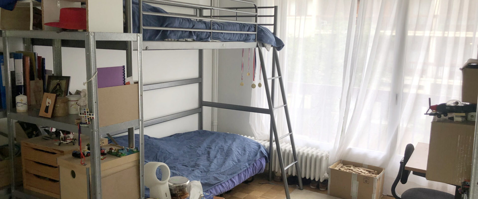 Joli appartement avec balcon au 1er étage.