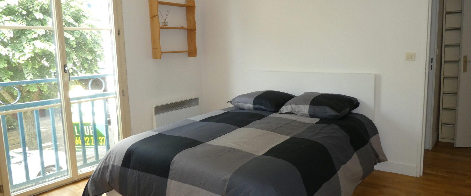 APPARTEMENT 2 PIÈCES MEUBLÉ 49 m2 en centre ville de Fontainebleau