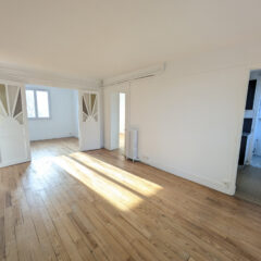 SOUS COMPROMIS. Charmant appartement entièrement refait.