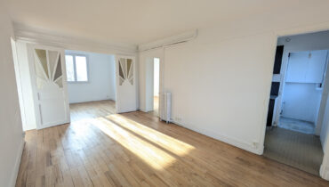 SOUS COMPROMIS. Charmant appartement entièrement refait.
