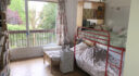 Joli appartement avec balcon au 1er étage.