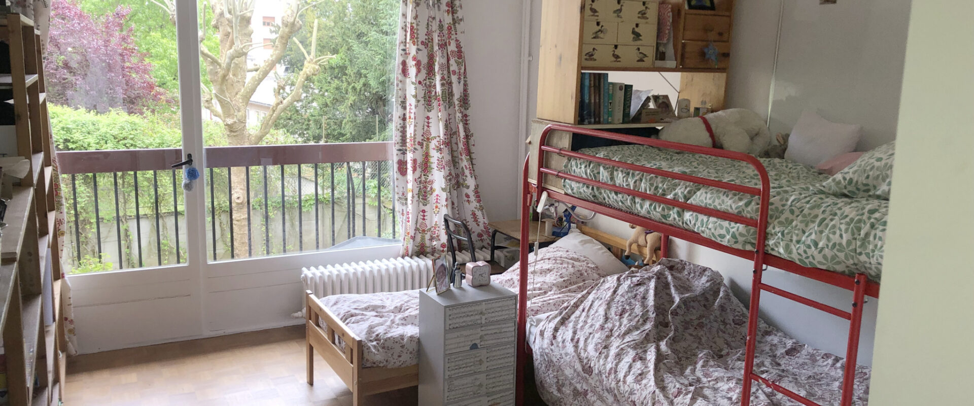 Joli appartement avec balcon au 1er étage.