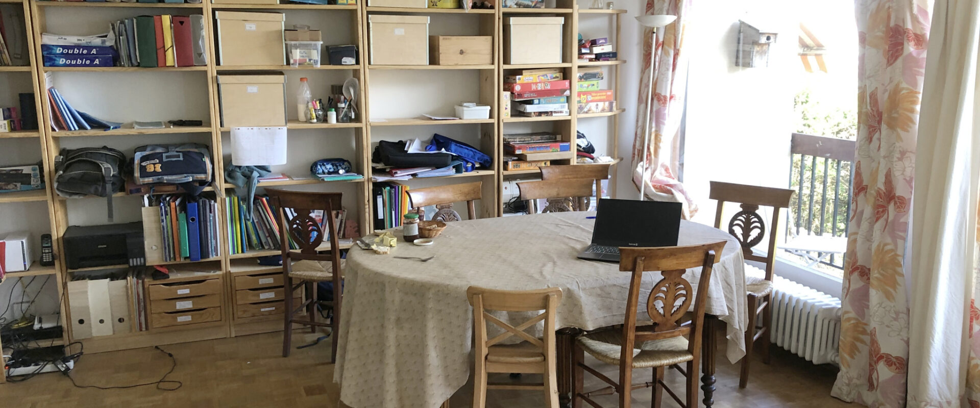 Joli appartement avec balcon au 1er étage.