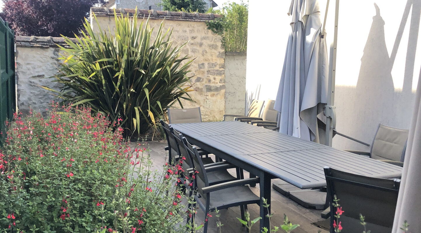 Proche de toutes commodités. Maison d’architecte, 10 pièces et de 265 m2 env.