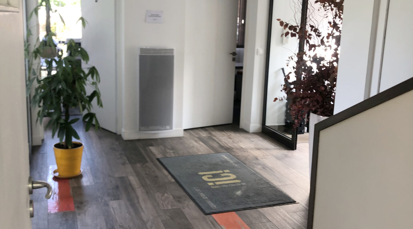 Proche de toutes commodités. Maison d’architecte, 10 pièces et de 265 m2 env.