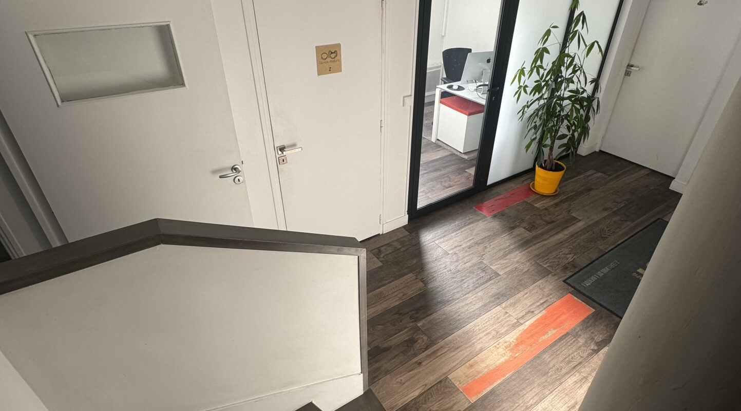 Proche de toutes commodités. Maison d’architecte, 10 pièces et de 265 m2 env.