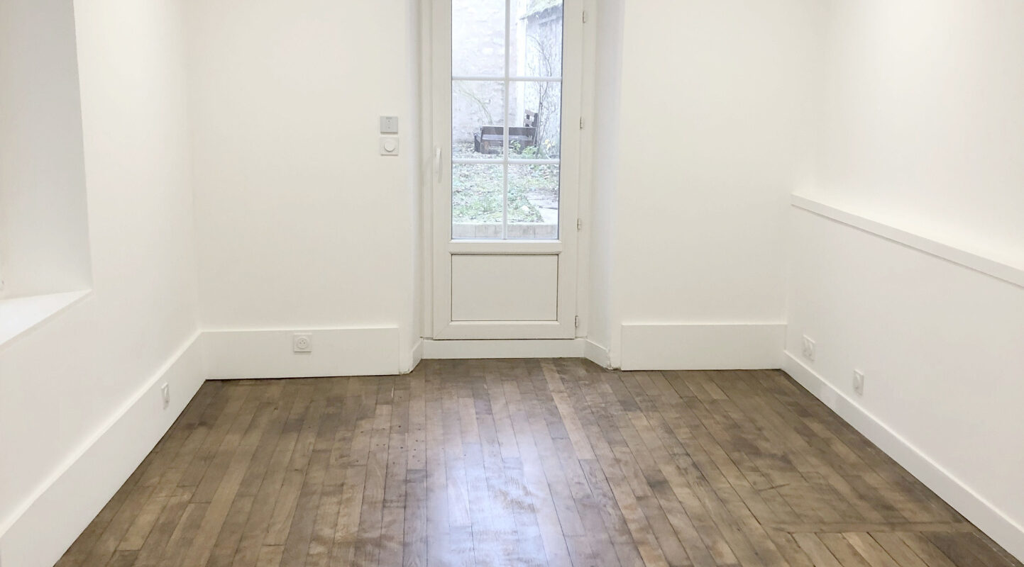 SOUS COMPROMIS. Studio 22 m2 avec jardin privatif