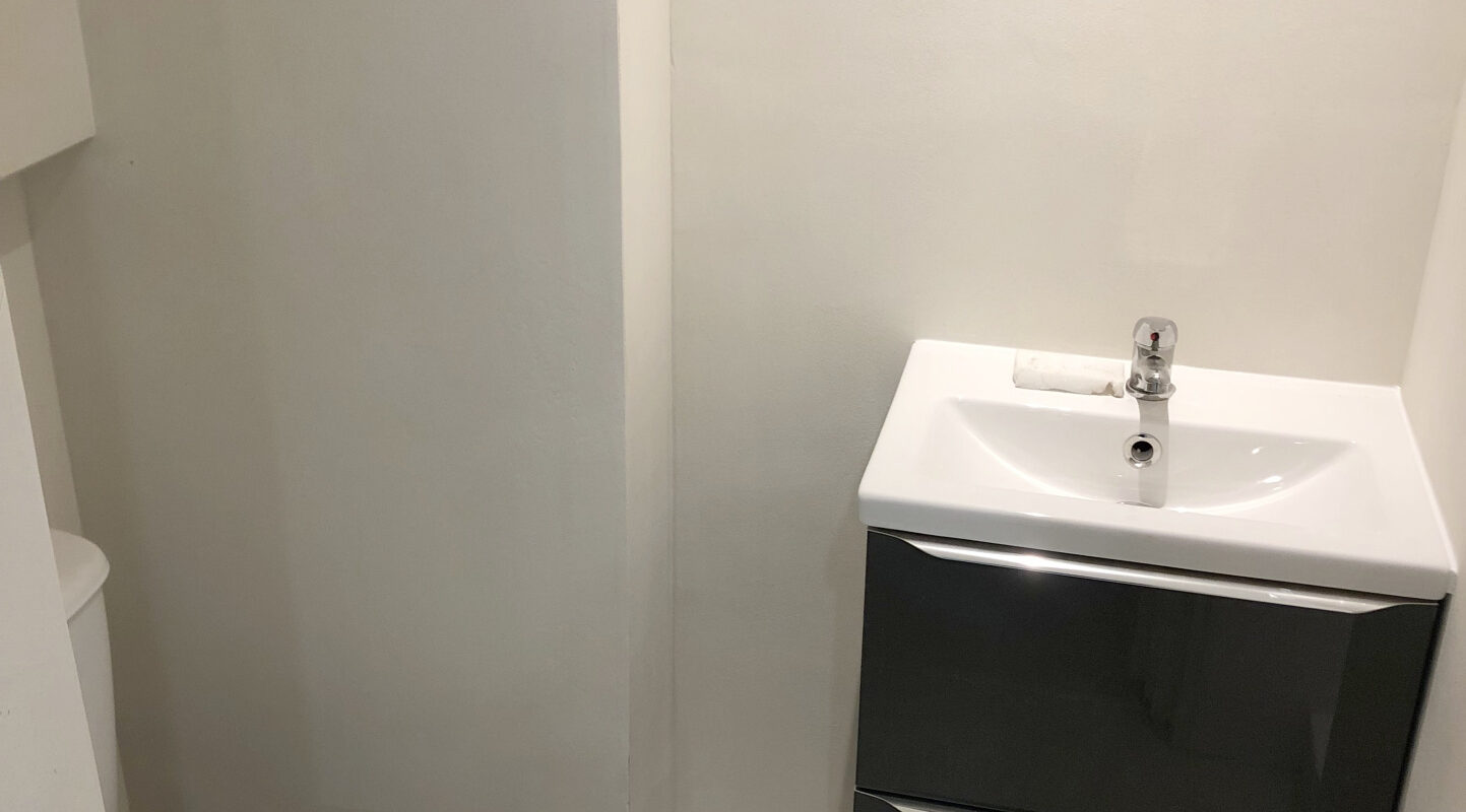 SOUS COMPROMIS. Studio 22 m2 avec jardin privatif