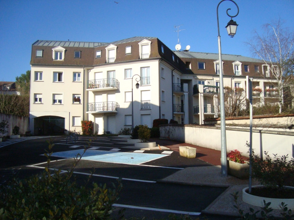 Grand studio avec loggia en résidence