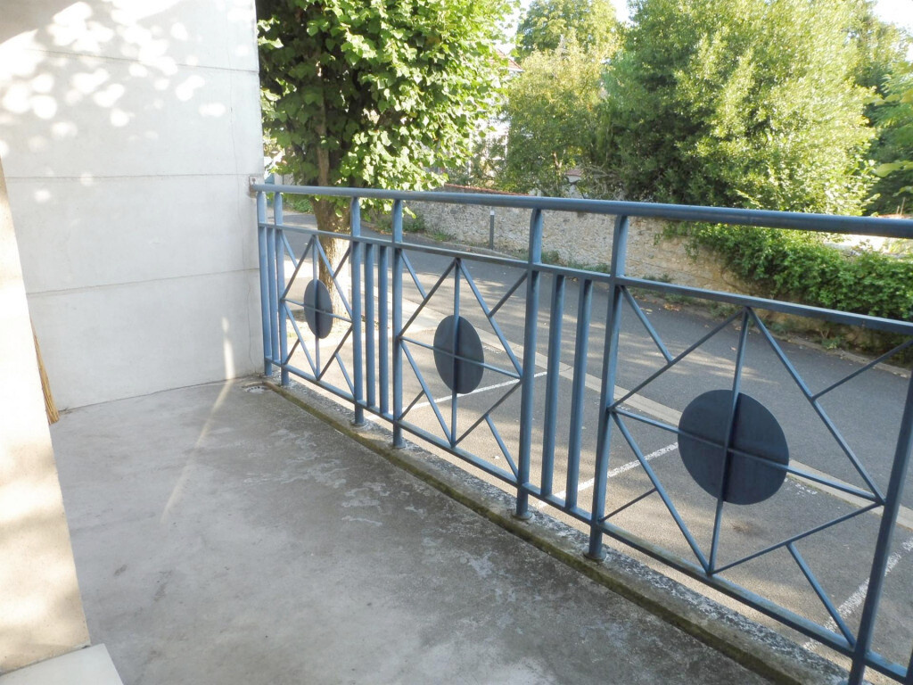 STUDIO 27 m2 avec terrasse et parking