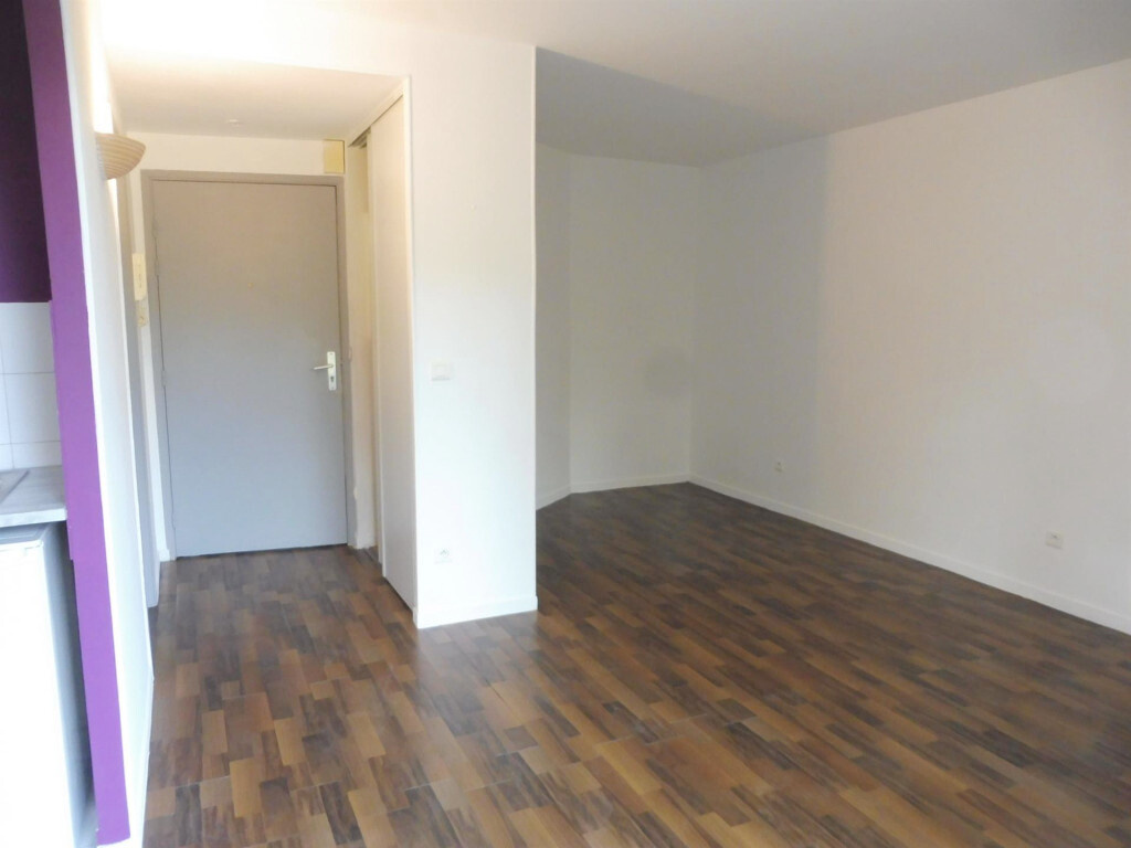 STUDIO 27 m2 avec terrasse et parking