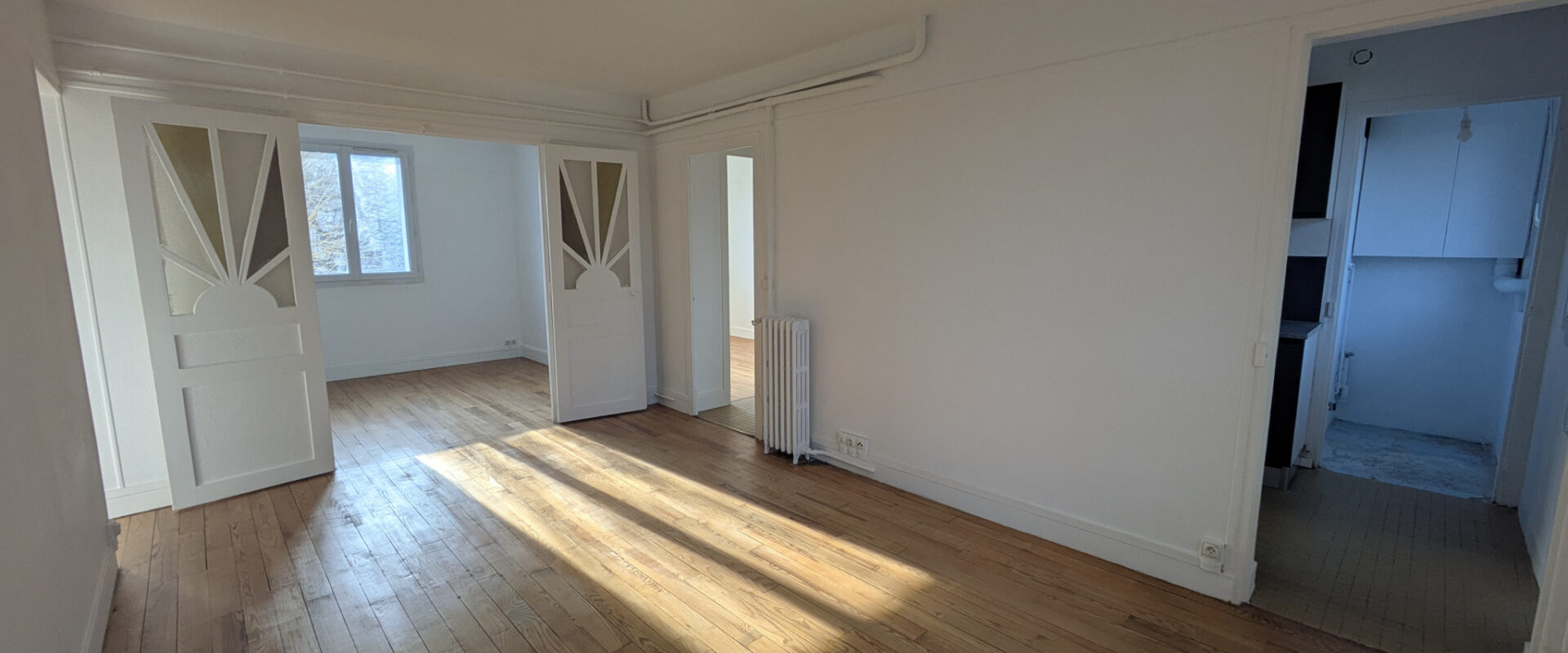 SOUS COMPROMIS. Charmant appartement entièrement refait.