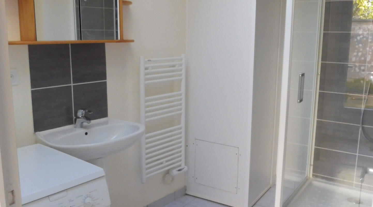 APPARTEMENT 3 PIÈCES AVEC JARDIN
