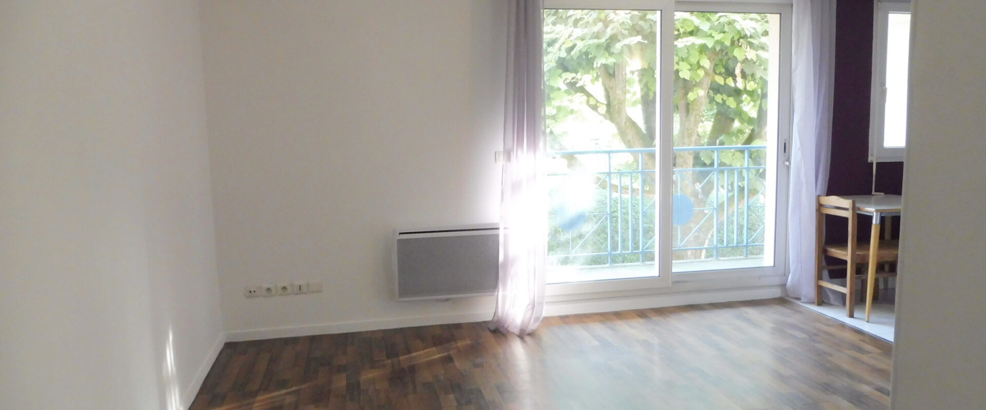 STUDIO 27 m2 avec terrasse et parking