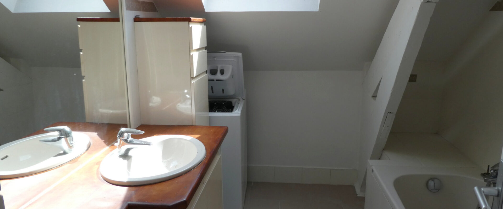 APPARTEMENT 3 PIÈCES EN CENTRE VILLE