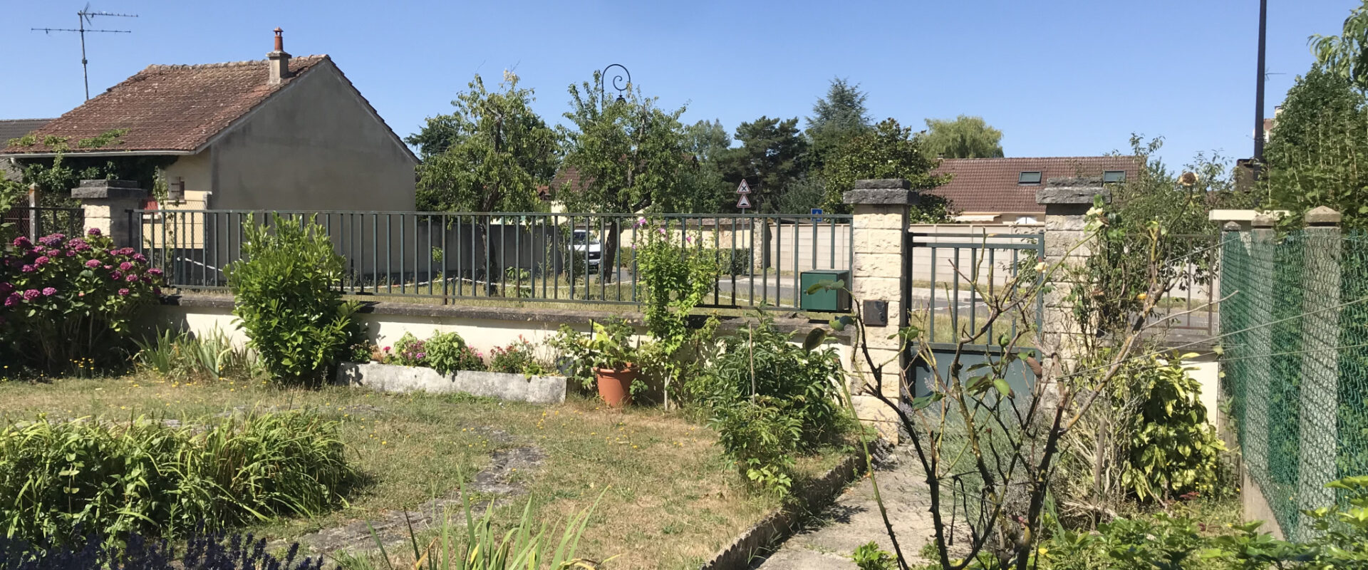 Dans le haut de VULAINES SUR SEINE.