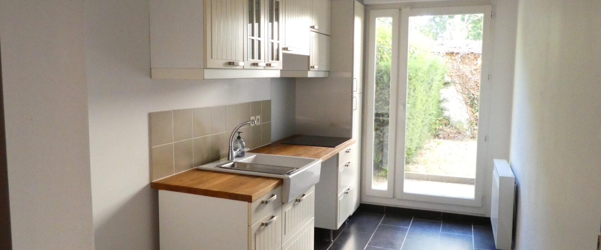 Appartement 3 pièces en résidence, avec jardin et parking