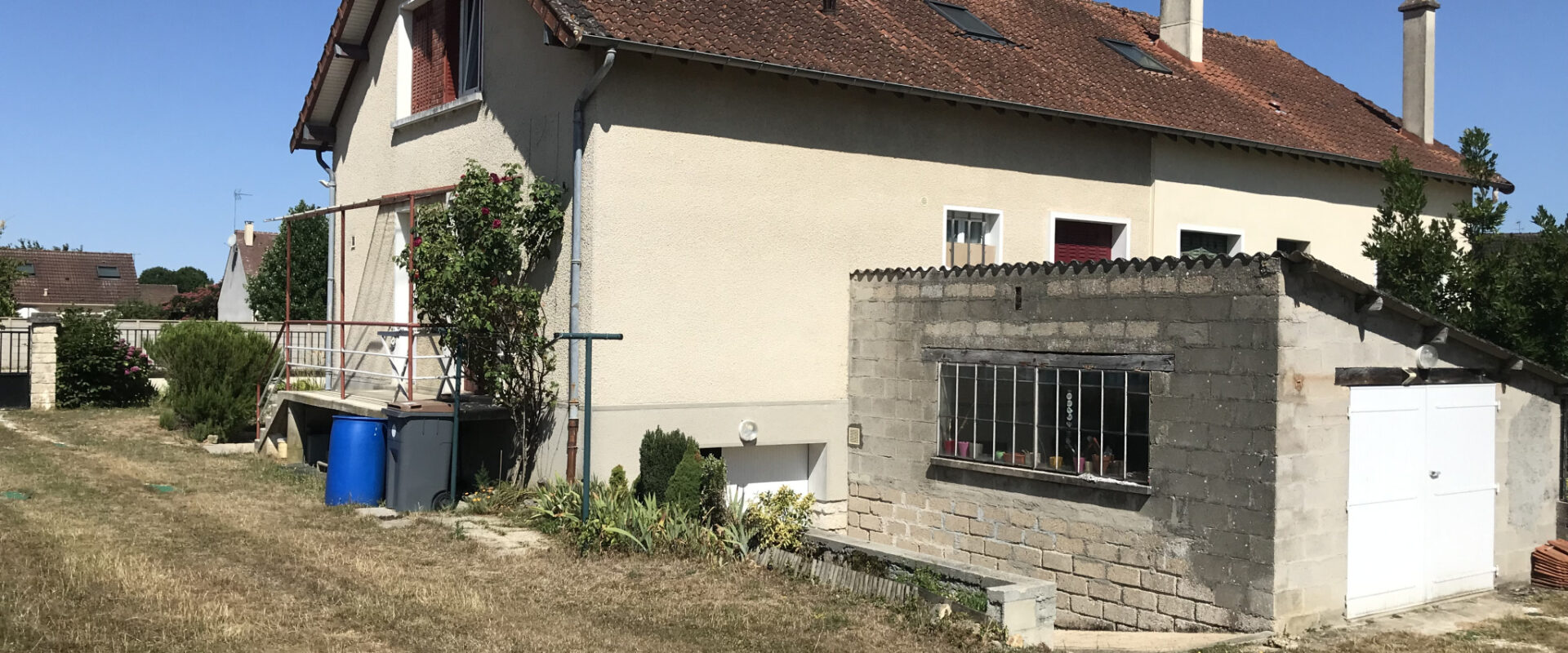 Dans le haut de VULAINES SUR SEINE.