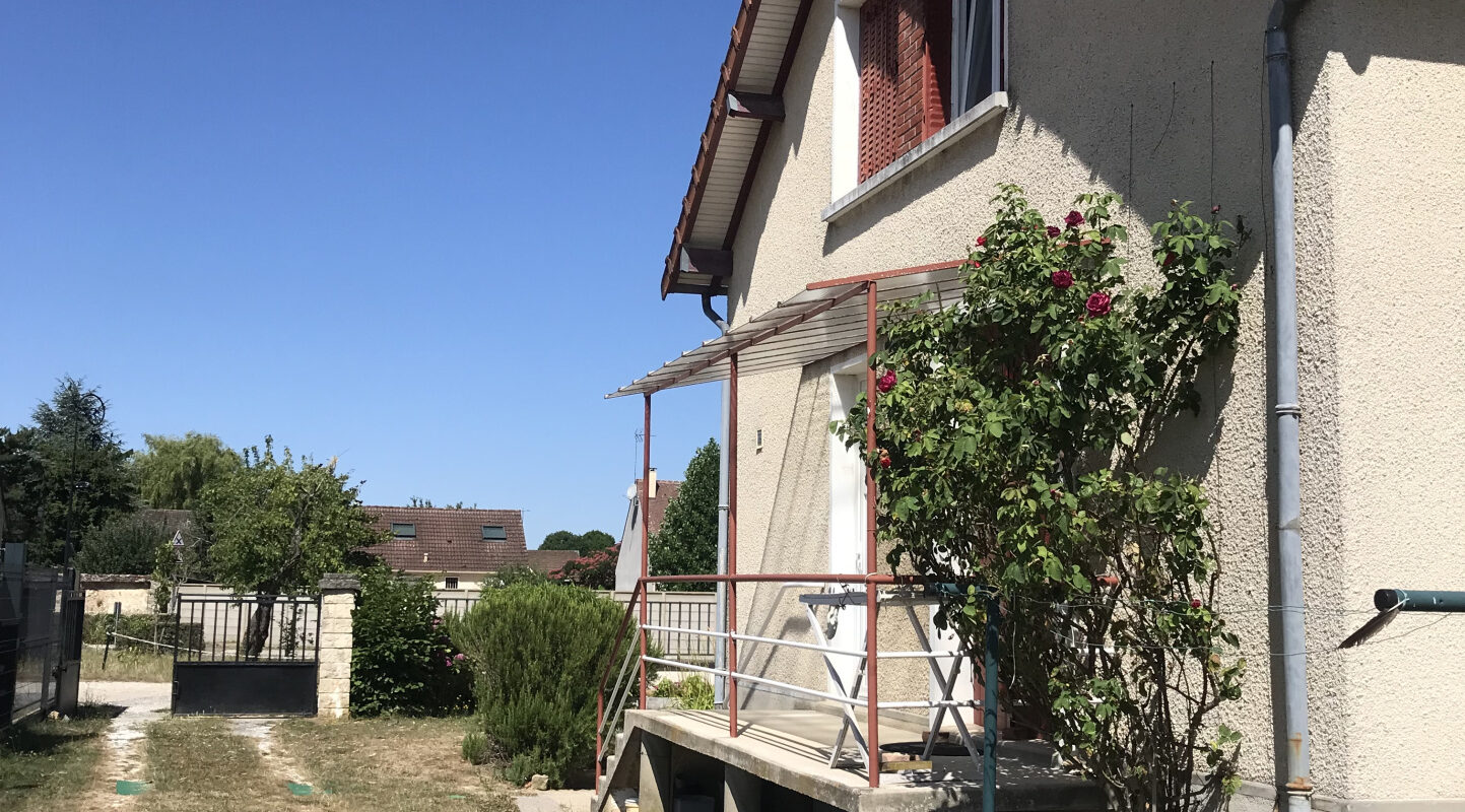 Dans le haut de VULAINES SUR SEINE.