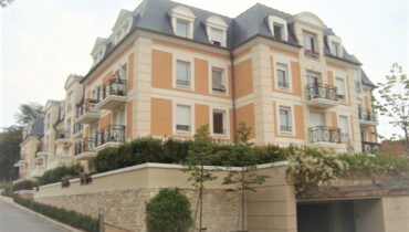 Appartement 2 pièces avec balcon et parking en résidence