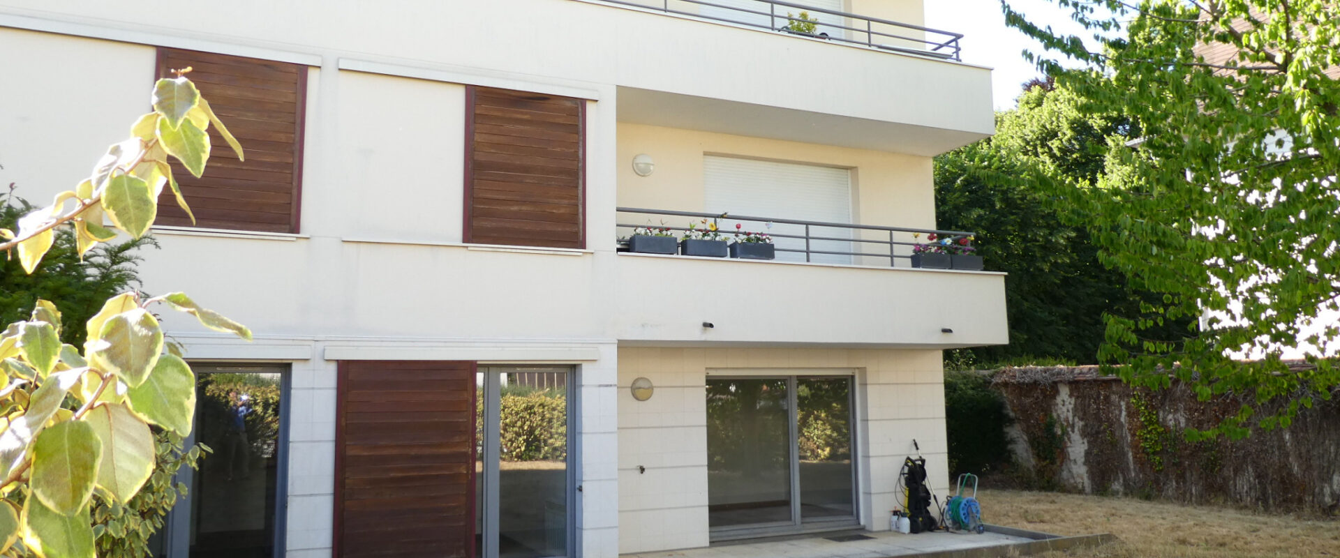 Appartement 3 pièces en résidence, avec jardin et parking