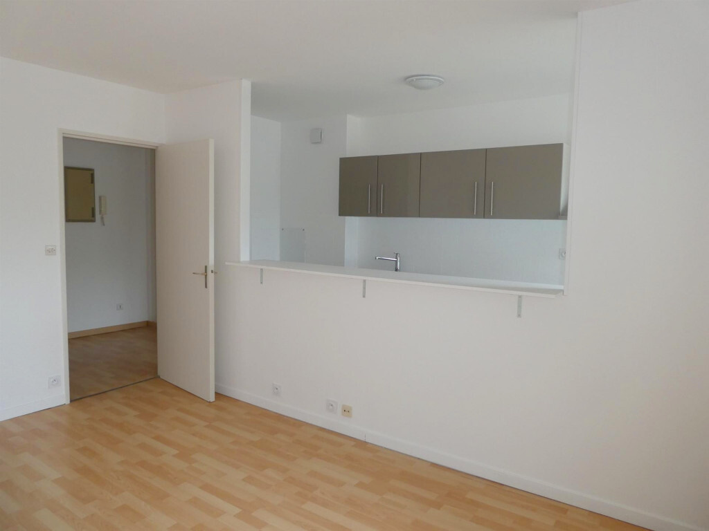 Appartement 2 pièces avec garage en résidence