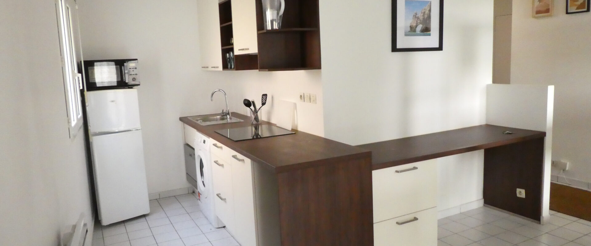 STUDIO meublé en résidence, avec terrasse et parking
