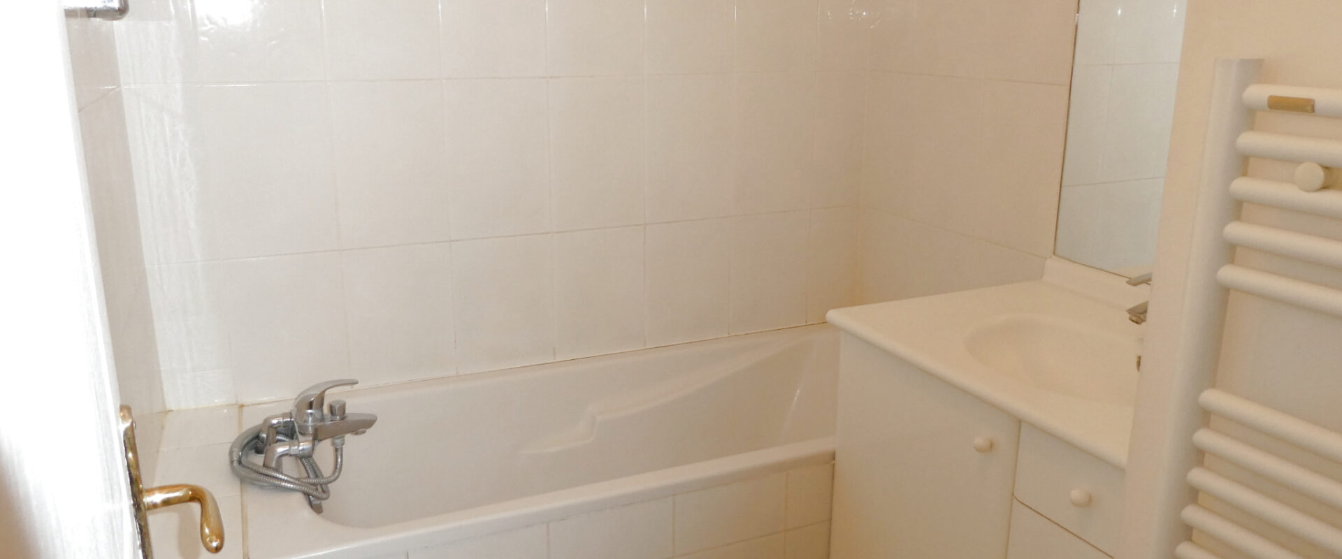 Appartement 2 pièces avec balcon et parking en résidence