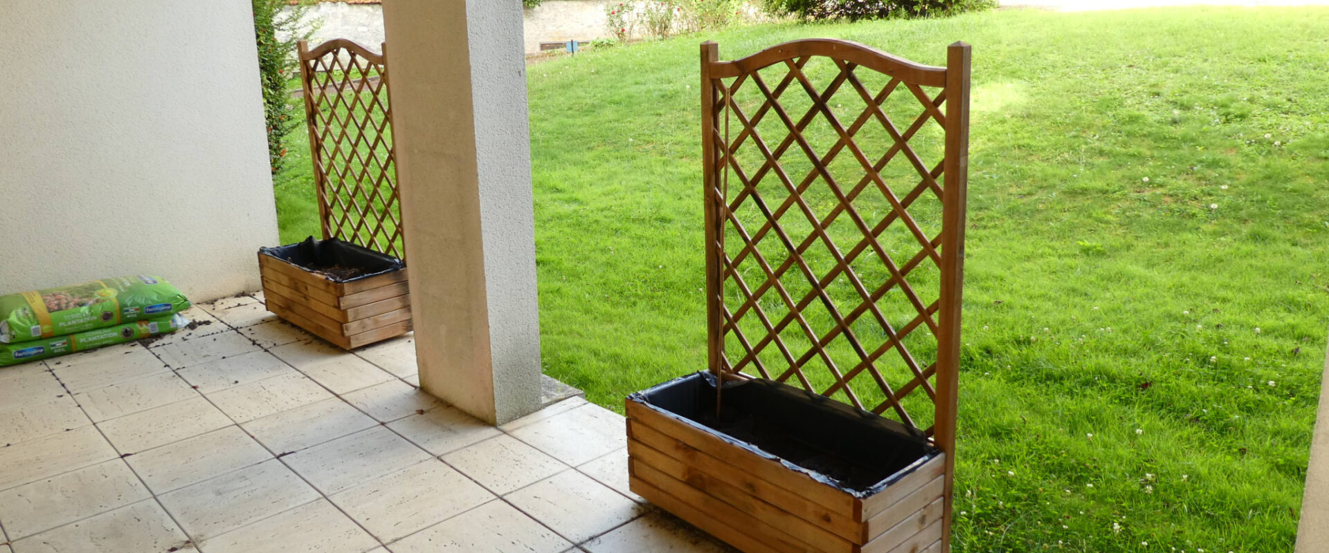 STUDIO meublé en résidence, avec terrasse et parking