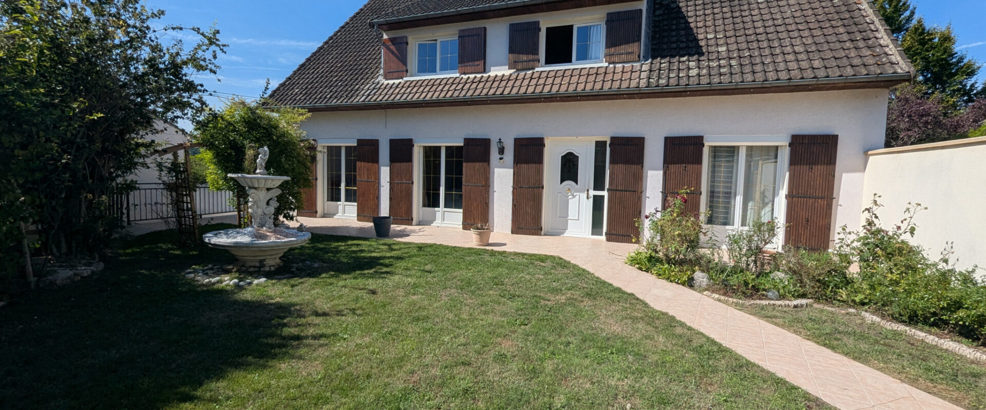 Propriété 11 pièces et 317 m2