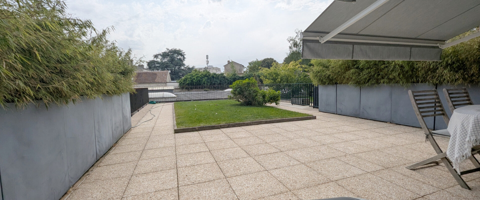 SOUS COMPROMIS. En hypercentre, appartement avec jardin. Produit rare au centre