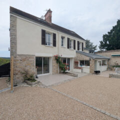 Le charme de l’ancien, maison 7 pièces et 210 m2 env.