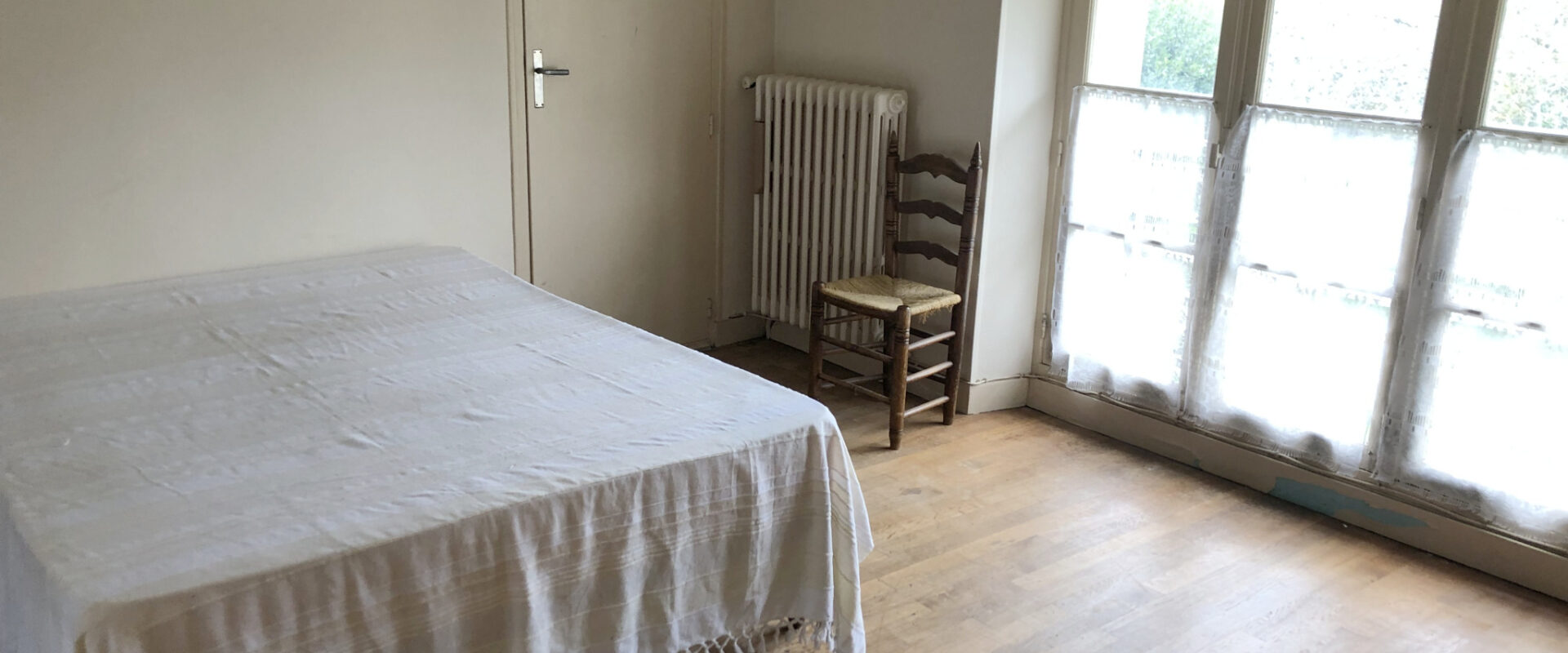 Ancien corps de ferme de 6 pièces et 154 m2 env. , parcelle terrain divisible !