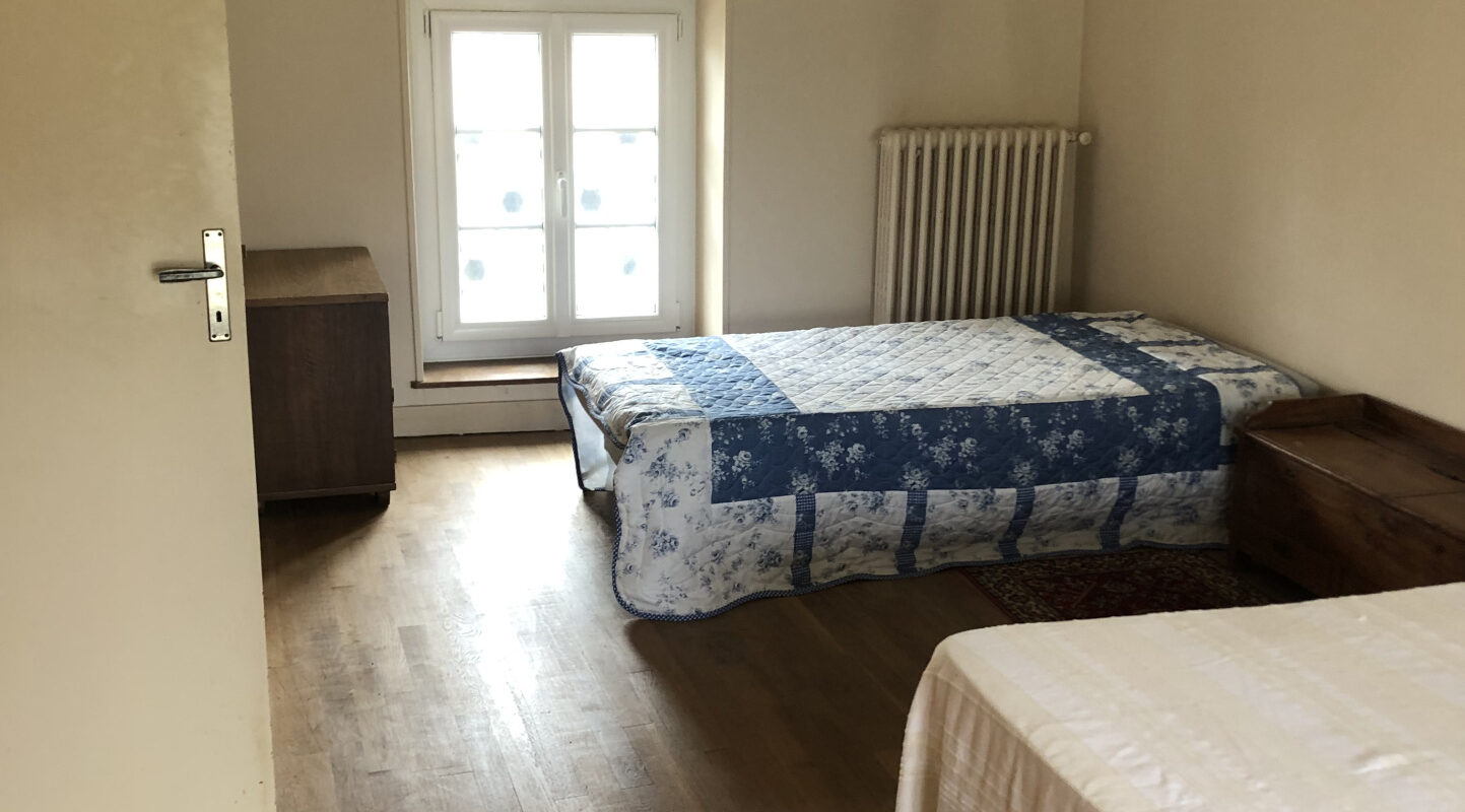 Ancien corps de ferme de 6 pièces et 154 m2 env. , parcelle terrain divisible !