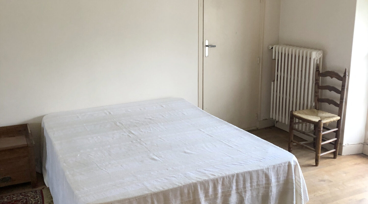 Ancien corps de ferme de 6 pièces et 154 m2 env. , parcelle terrain divisible !