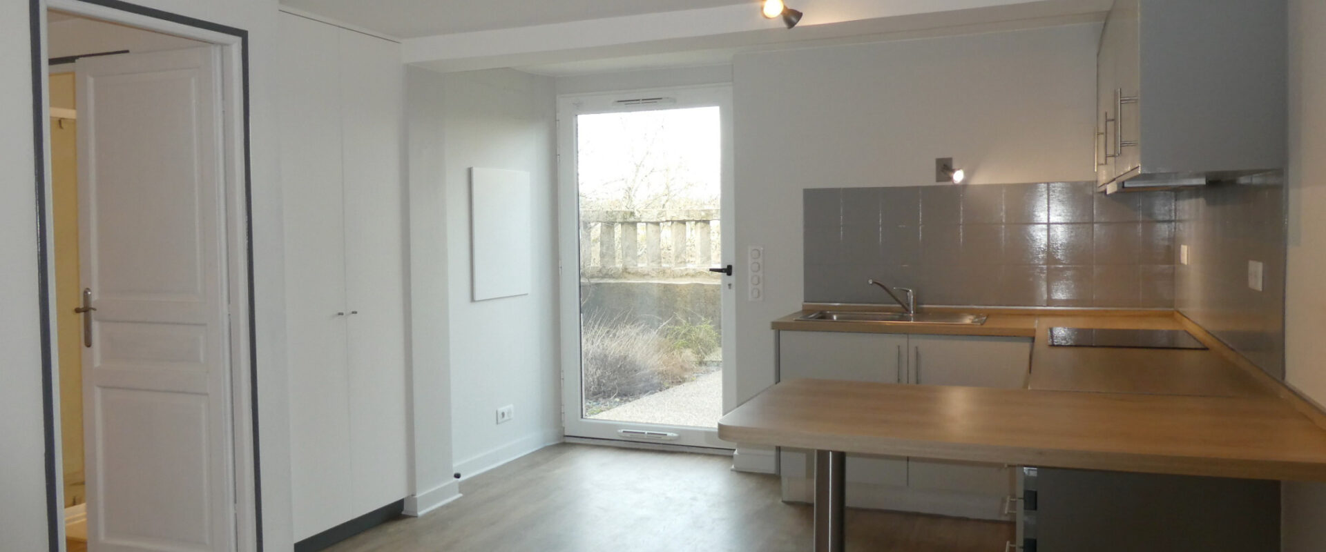 Appartement 2 pièces 29 m2 avec jardin et parking