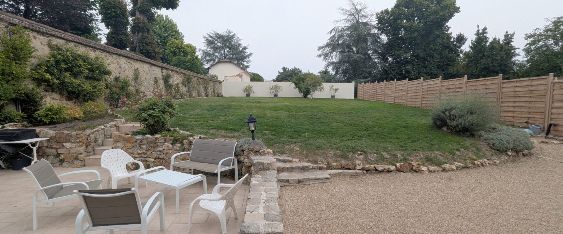 Le charme de l’ancien, maison 7 pièces et 210 m2 env.