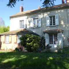 MAISON FAMILIALE EN CENTRE VILLAGE