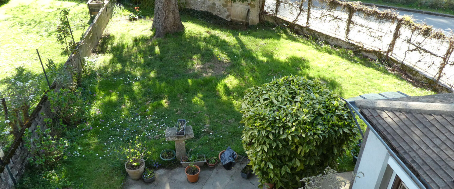 MAISON FAMILIALE EN CENTRE VILLAGE