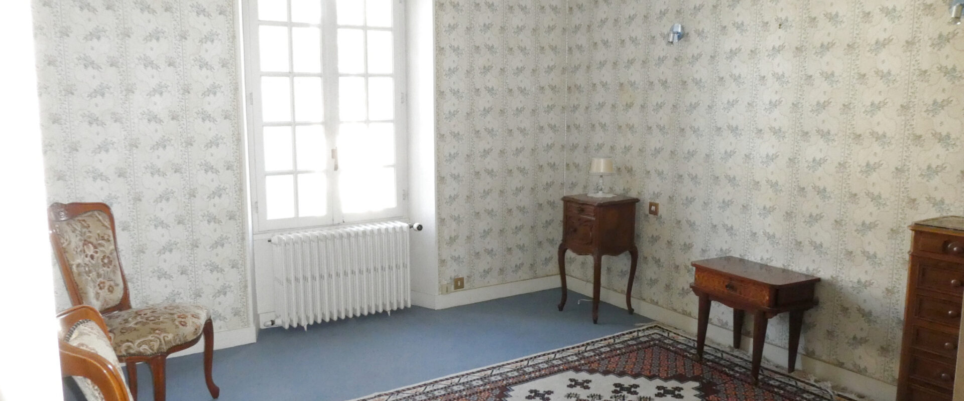 MAISON FAMILIALE EN CENTRE VILLAGE