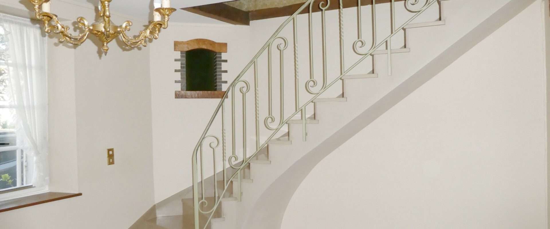 MAISON FAMILIALE EN CENTRE VILLAGE