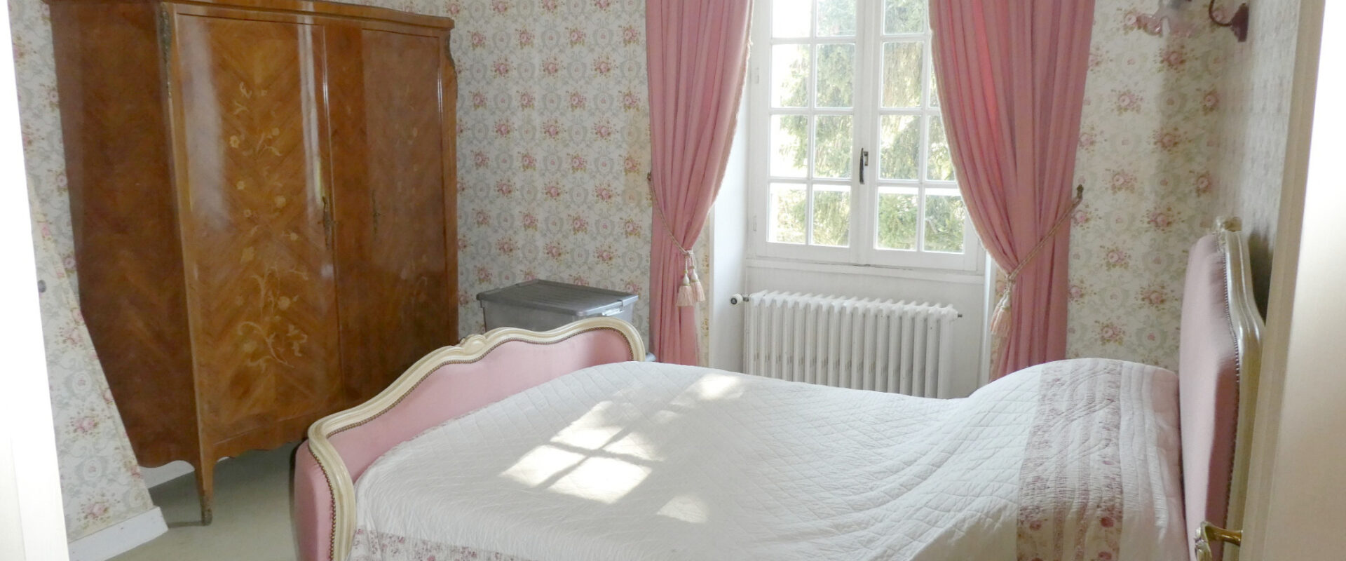 MAISON FAMILIALE EN CENTRE VILLAGE