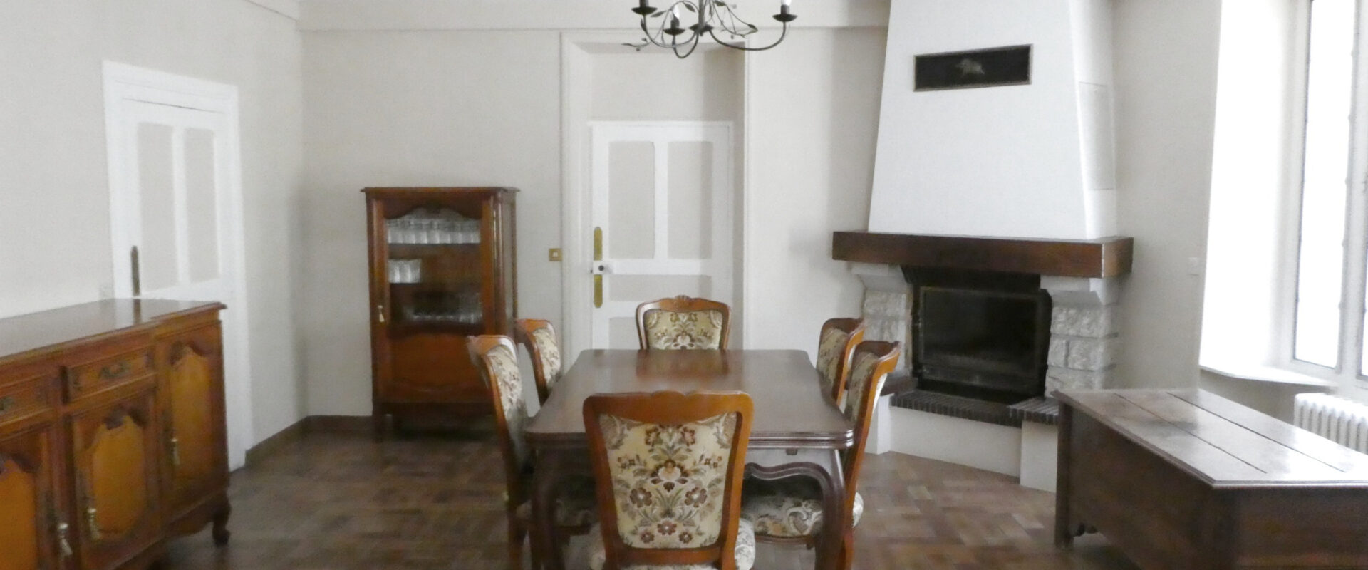 MAISON FAMILIALE EN CENTRE VILLAGE