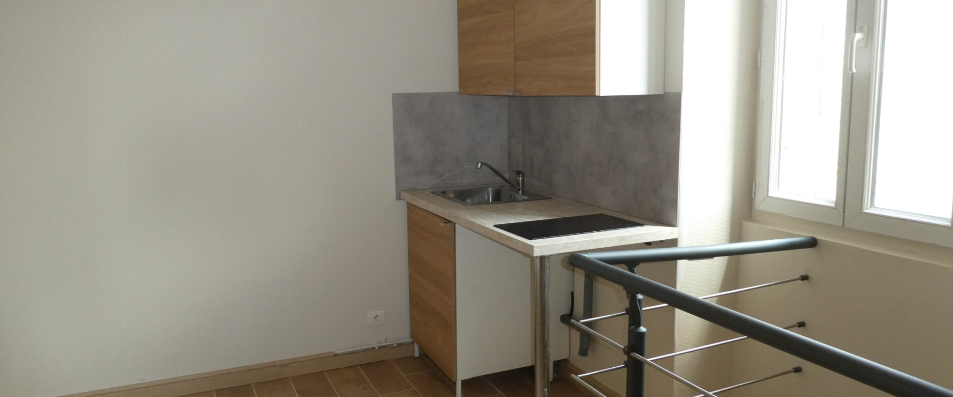 PETIT 2 PIÈCES 24,7 m2 à AVON (77)