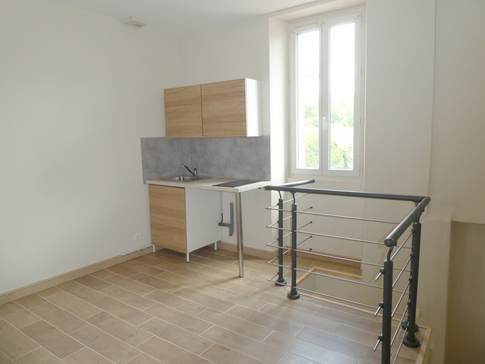 PETIT 2 PIÈCES 24,7 m2 à AVON (77)