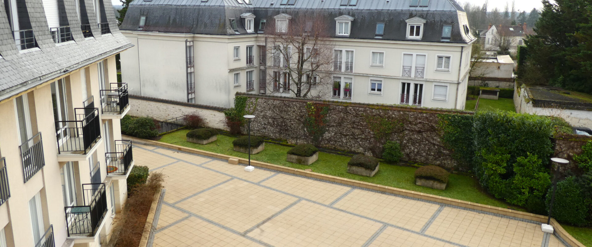 APPARTEMENT 2 PIÈCES en résidence, avec garage