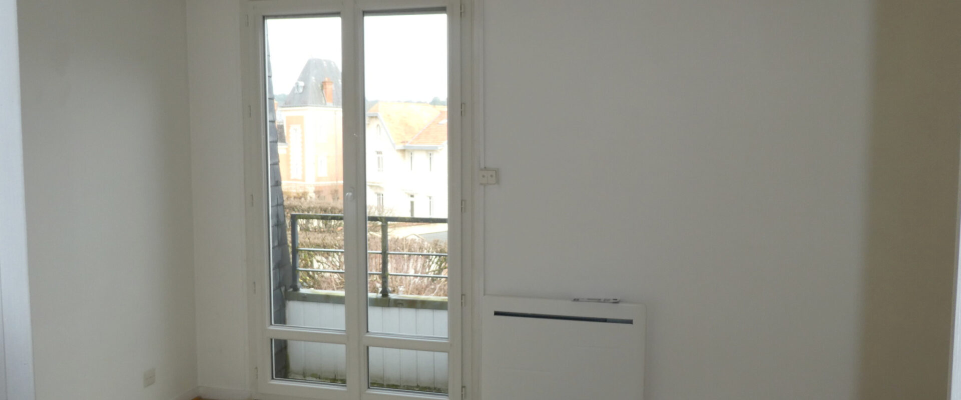 APPARTEMENT 2 PIÈCES en résidence, avec garage